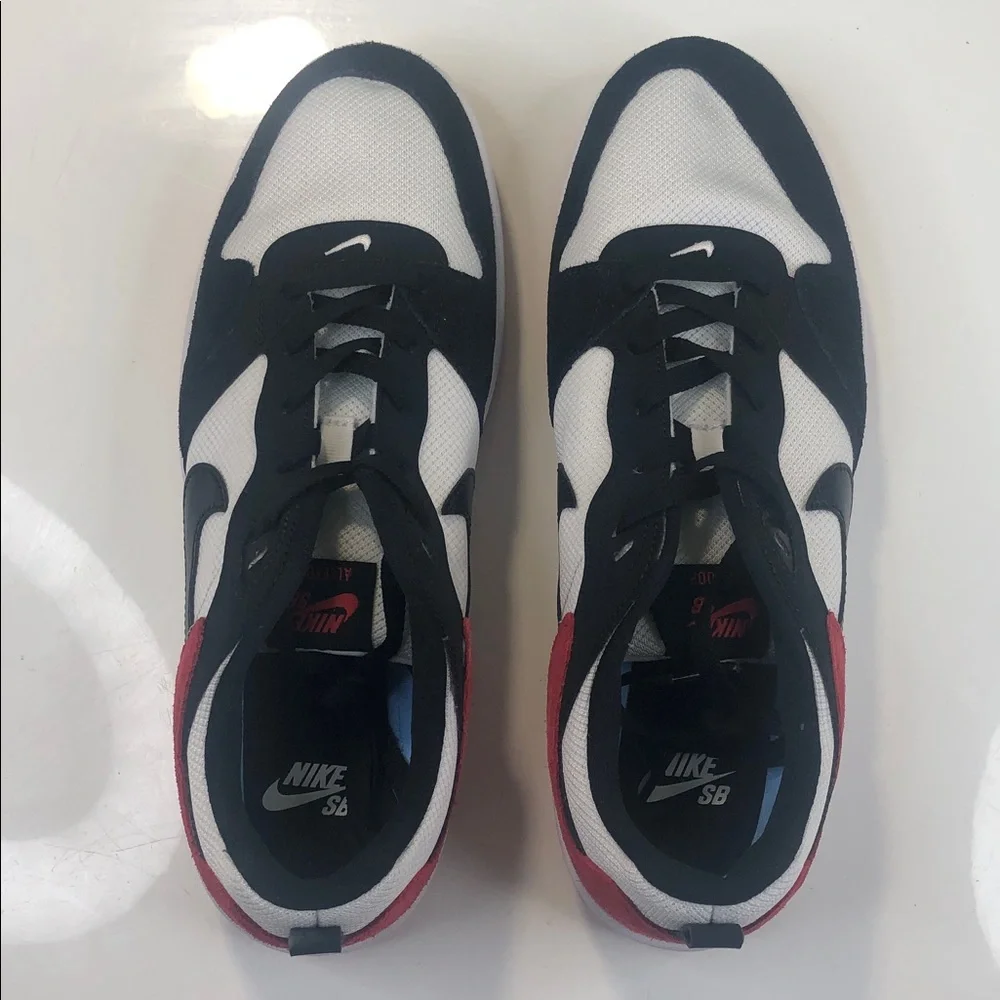NEW Nike SB Alleyoop Black Toe Chicago Sneaker Men's 11 Red White CJ0882-102